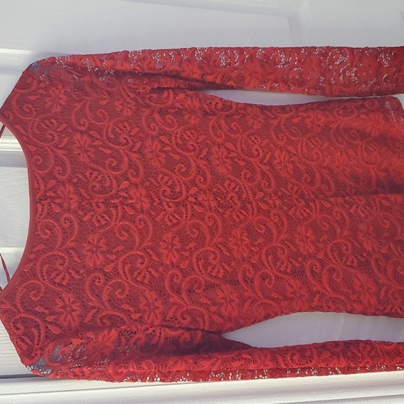 Candies Criss Cross Lace Top, Juniors Small, Bright Red- no flaws/snags visible - Picture 4 of 9